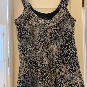 Adorable leopard print lined top